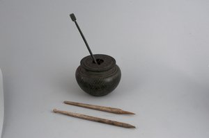 Inktpot en pennen